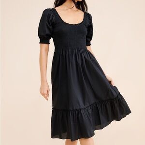 Hill House Black Crepe Louisa Nap Dress - M - Puff-Sleeve Smocked Midi Dress